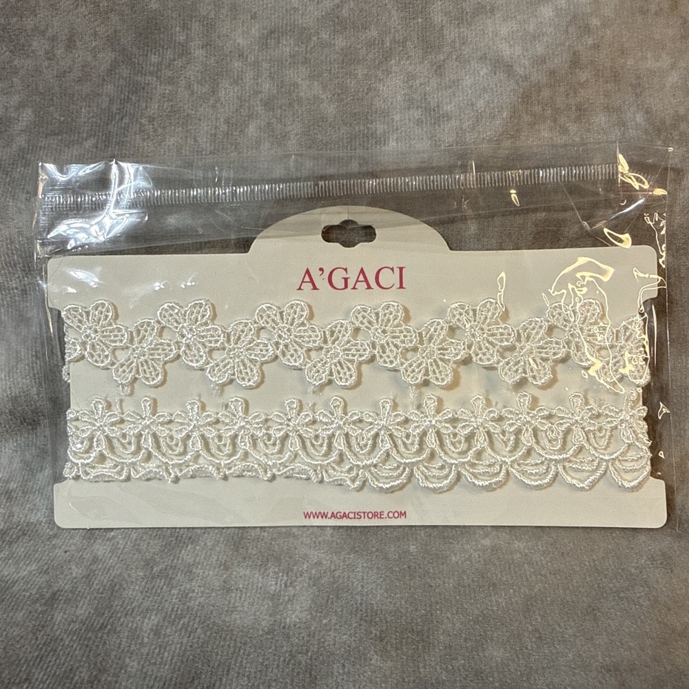 A'GACI Lace Chokers, set of 2 White with Silver Closure